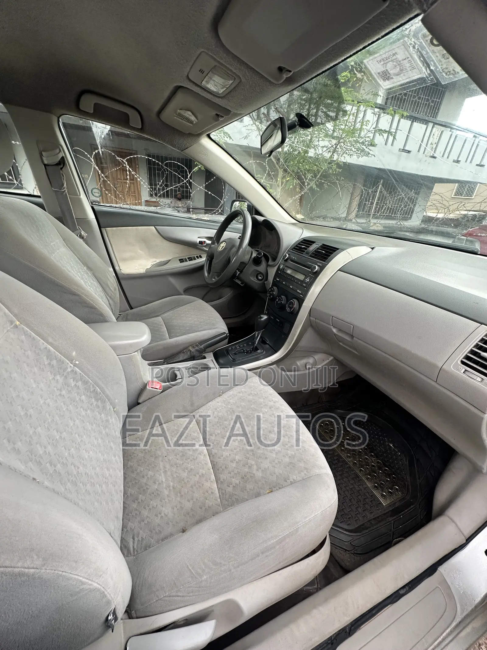 Toyota Corolla 2010 Silver