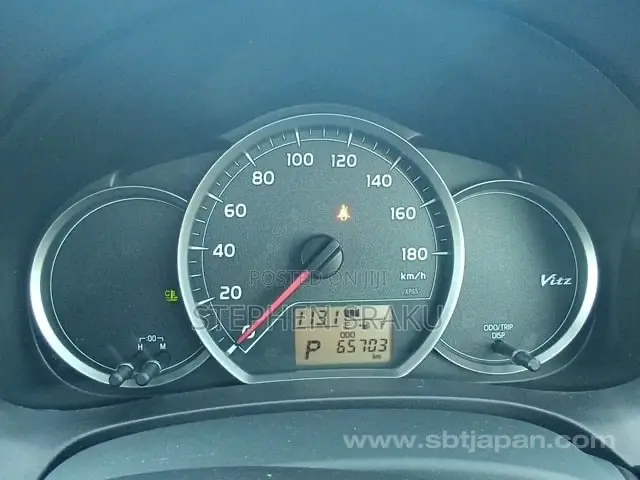 Toyota Vitz 1.0 FWD 3dr 2013 Purple
