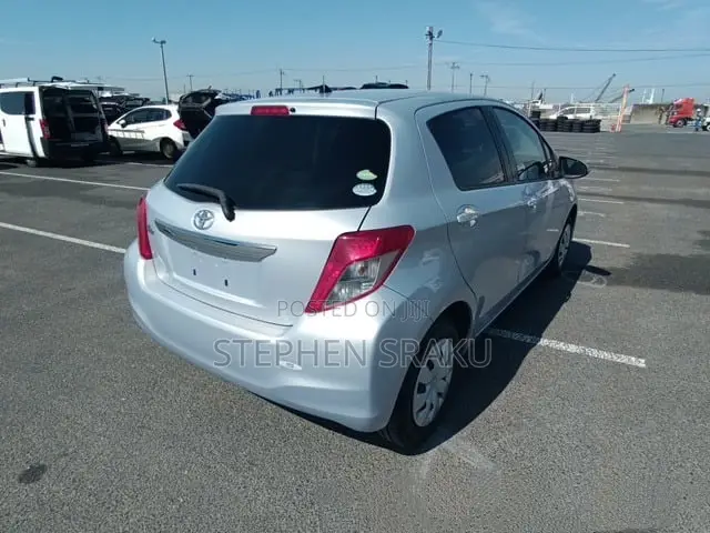 Toyota Vitz 1.0 FWD 3dr 2013 Purple