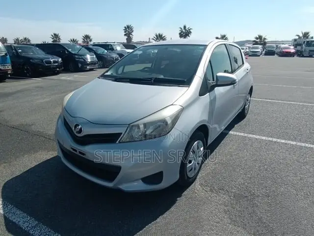 Toyota Vitz 1.0 FWD 3dr 2013 Purple
