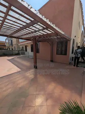 3bdrm Townhouse / Terrace in Zenith Properties, Achimota for rent