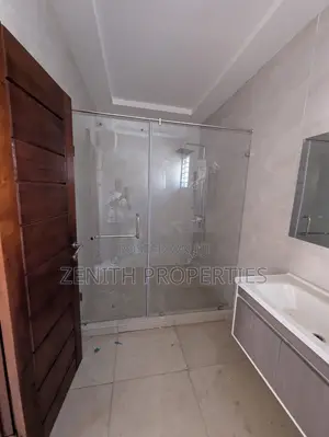 3bdrm Townhouse / Terrace in Zenith Properties, Achimota for rent