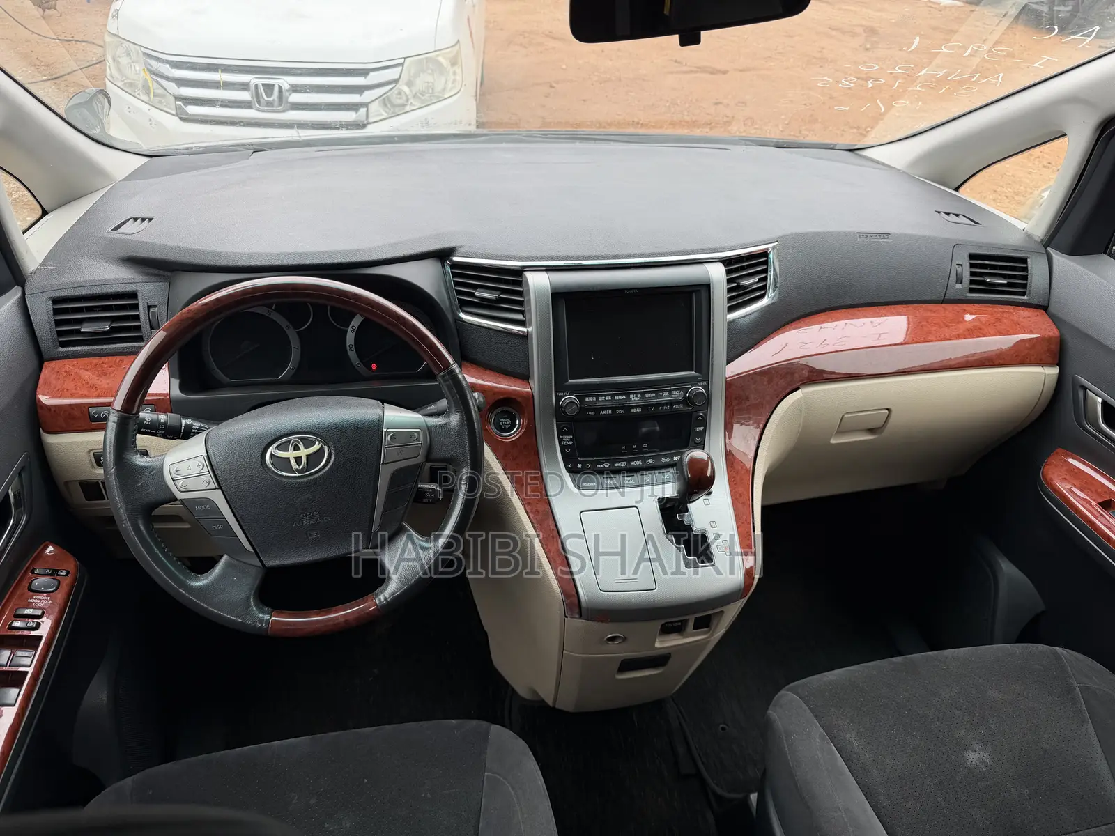 Toyota Vellfire Z 2.4 FWD 7-Seater 2010 Black