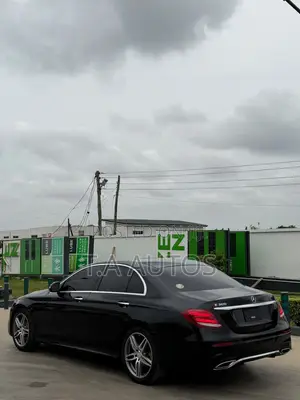 Mercedes-Benz E300 2018 Blue