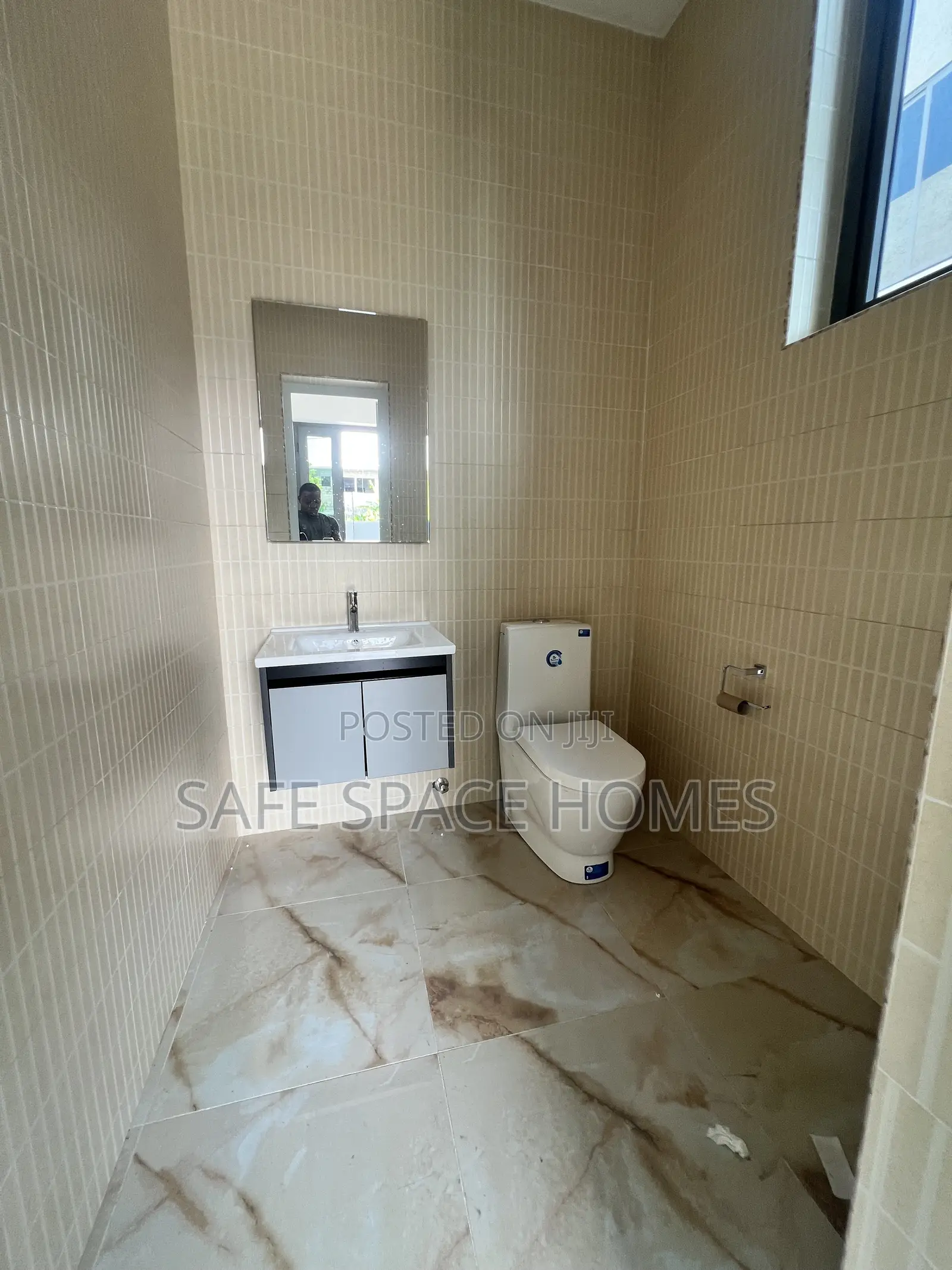 4bdrm Duplex in Burma Camp for rent
