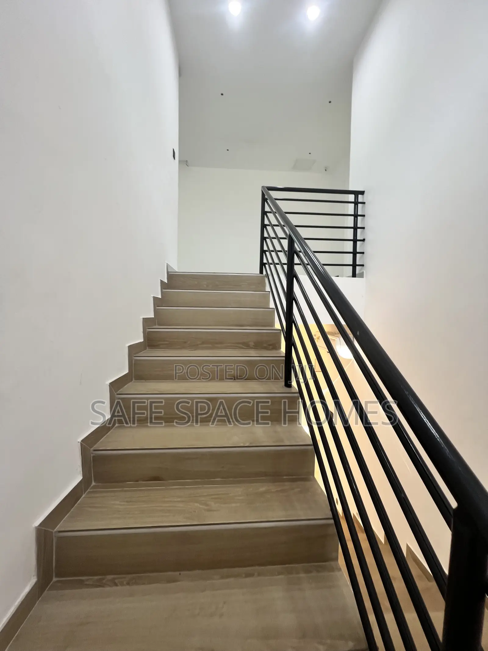 4bdrm Duplex in Burma Camp for rent