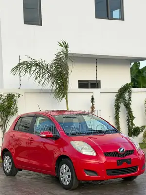 Toyota Vitz 2010 Red