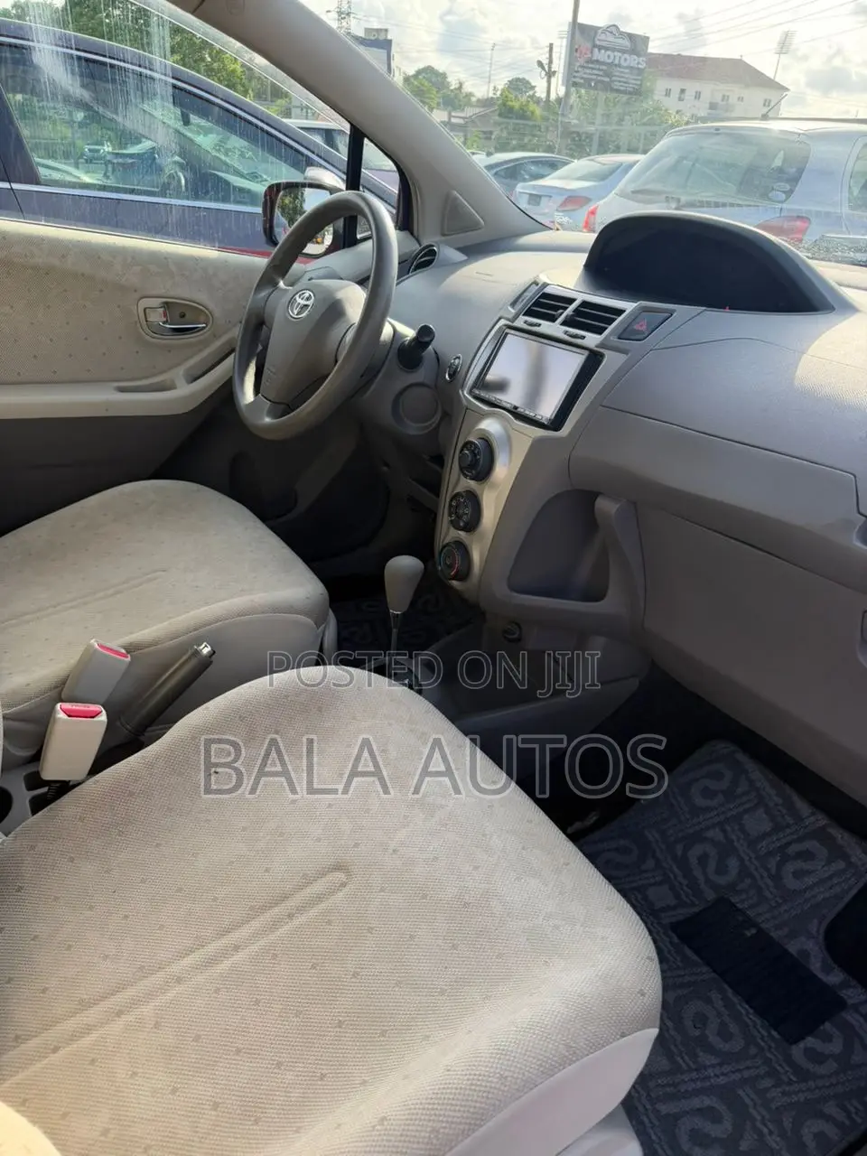 Toyota Vitz 2010 Red
