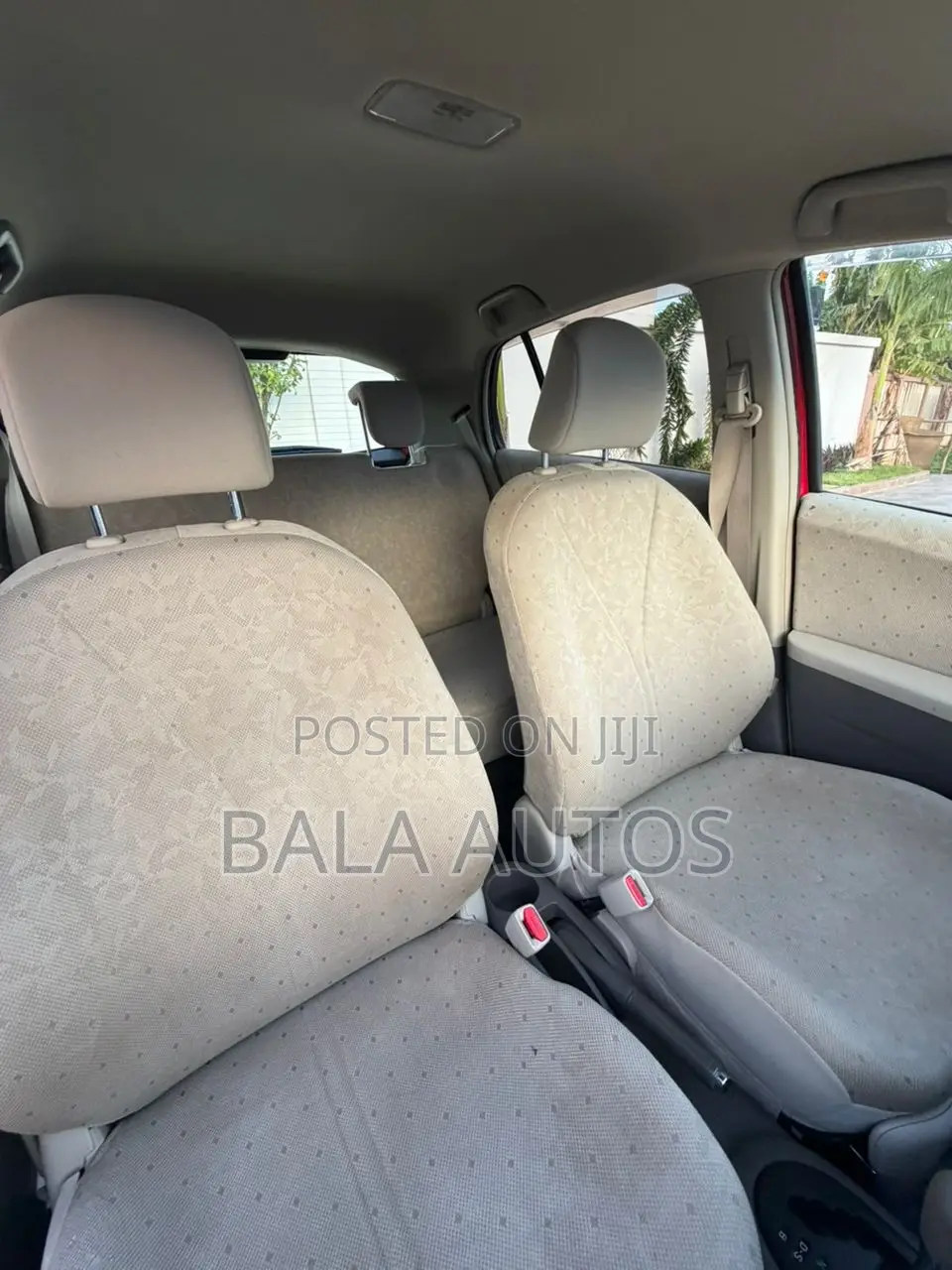 Toyota Vitz 2010 Red