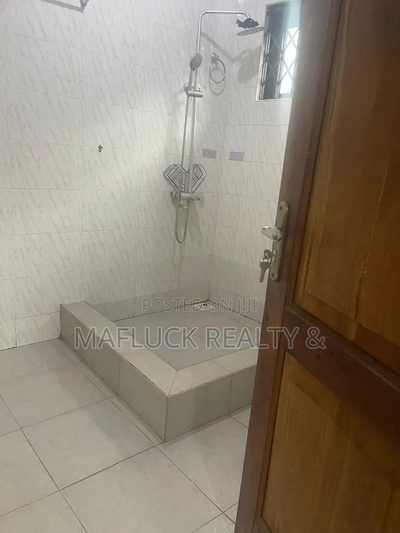 2bdrm Apartment in Lakeside Estate for rent