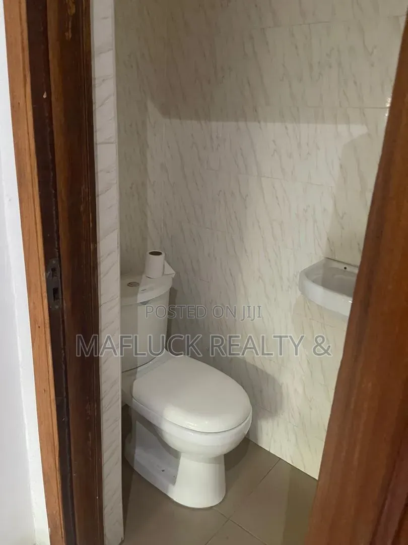 2bdrm Apartment in Lakeside Estate for rent
