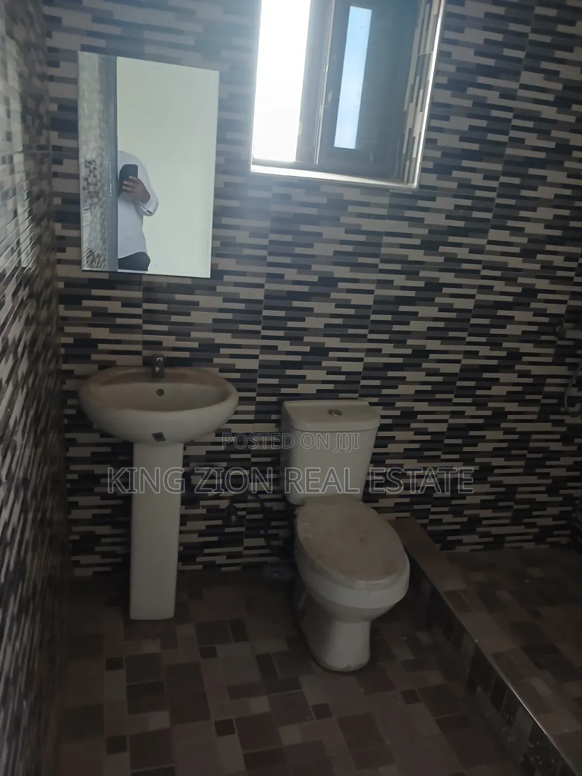2bdrm Apartment in Kingzion Real, NIC for rent