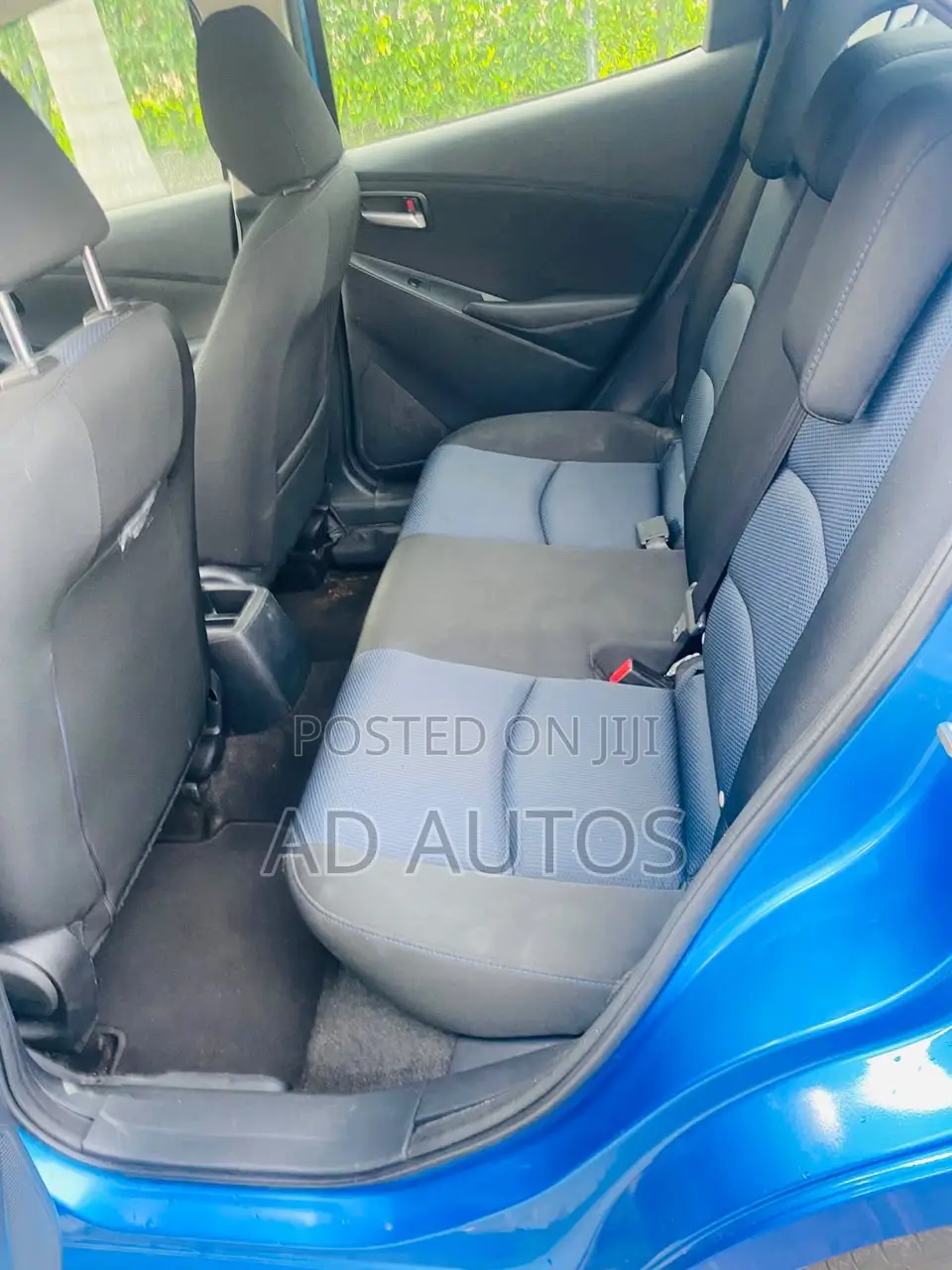 Toyota Yaris L Sedan 4dr 2019 Blue