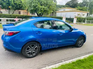 Toyota Yaris L Sedan 4dr 2019 Blue