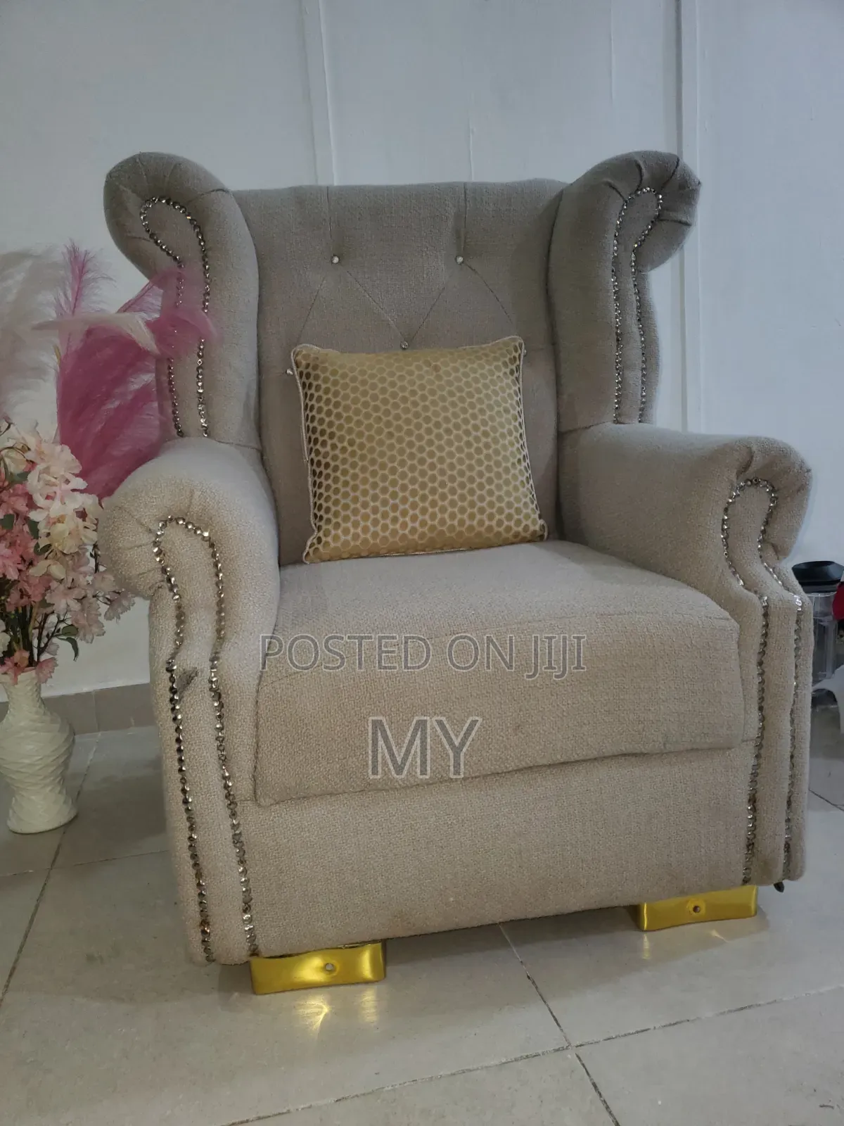 Single Chair