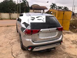 Mitsubishi Outlander 2019 Silver
