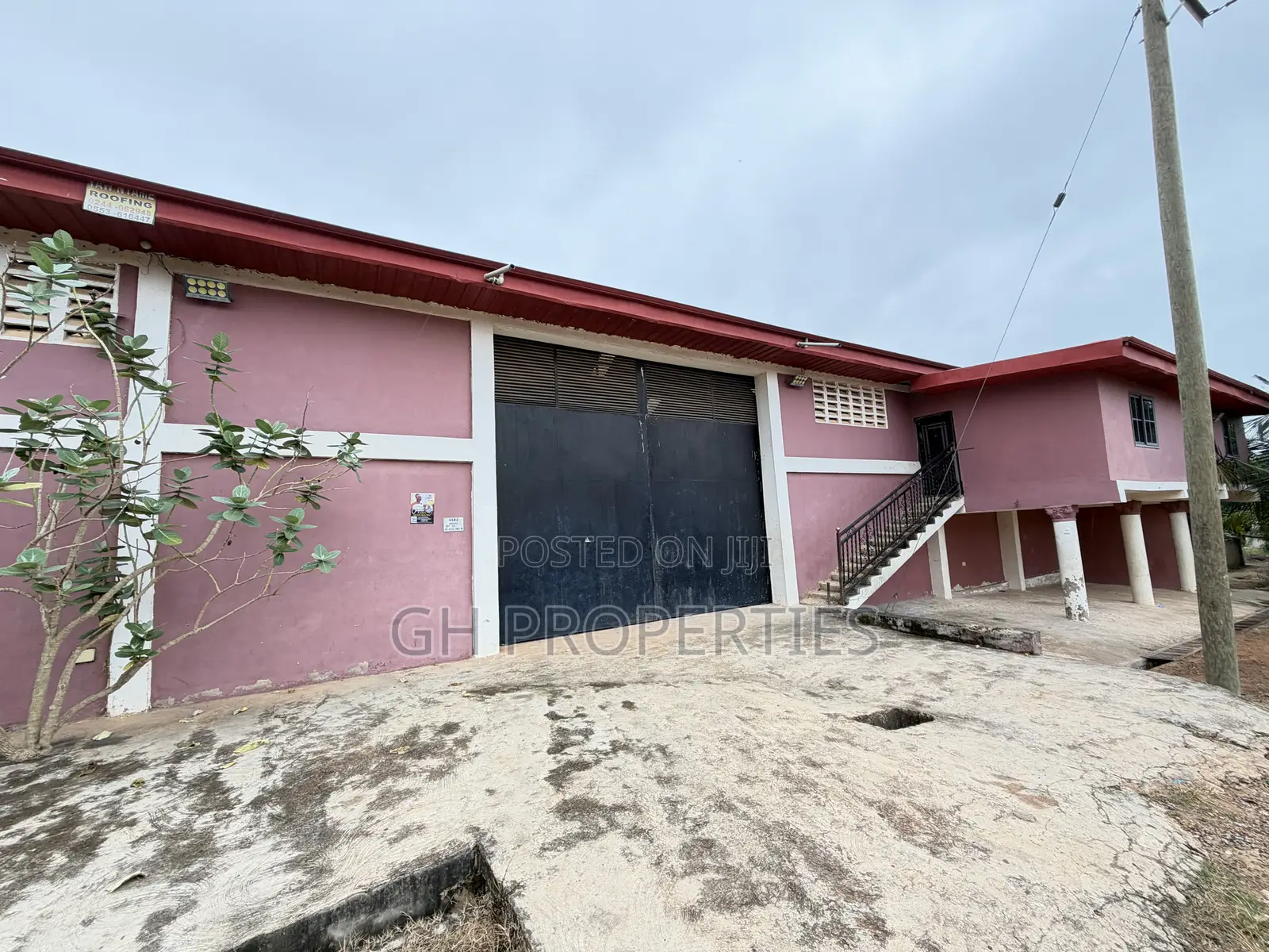 Warehouse for Sale at Sokoban Wood Village Area.