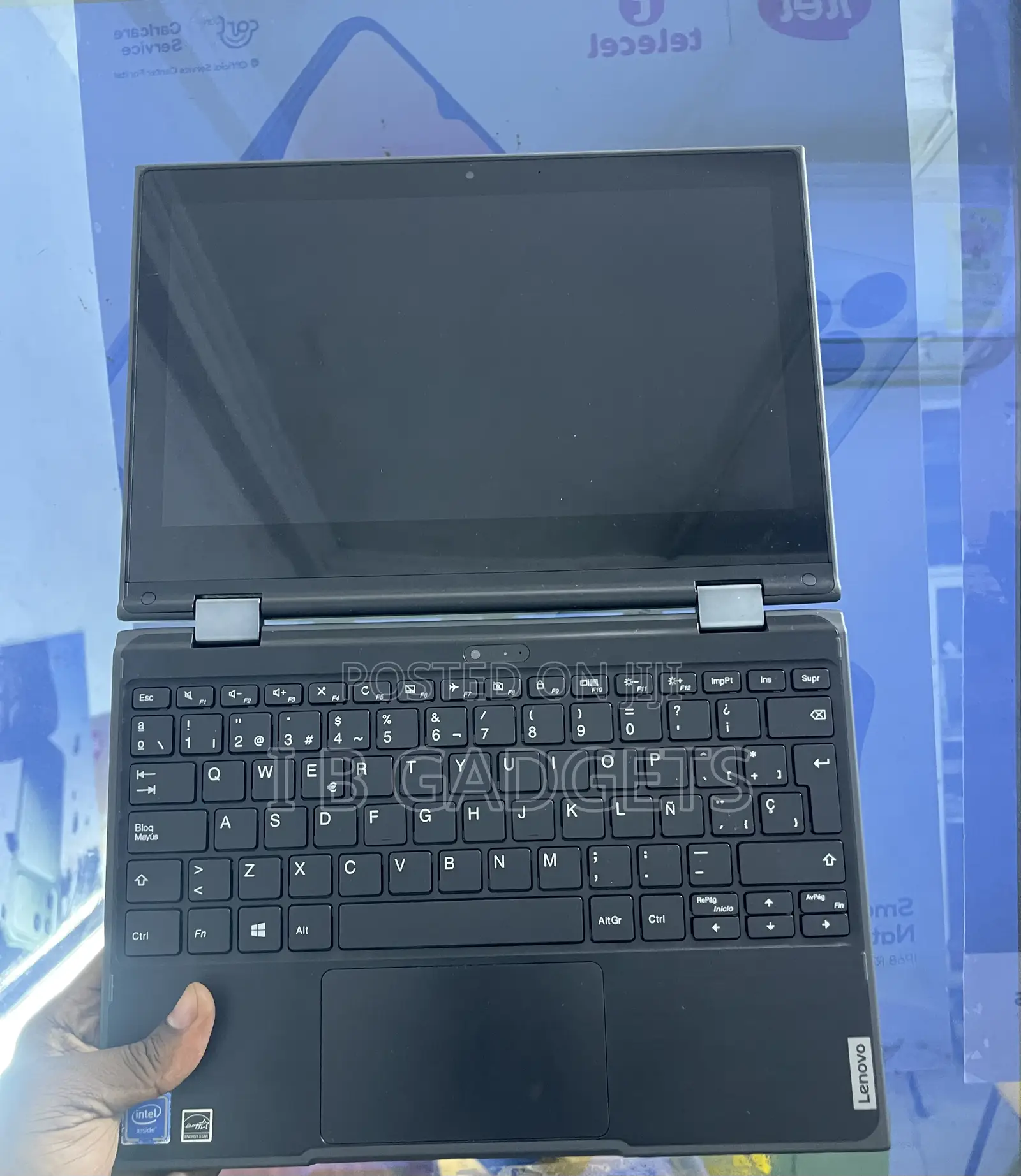 Laptop Lenovo 300e 8GB Intel Pentium SSD 128GB