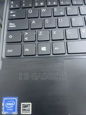 Laptop Lenovo 300e 8GB Intel Pentium SSD 128GB