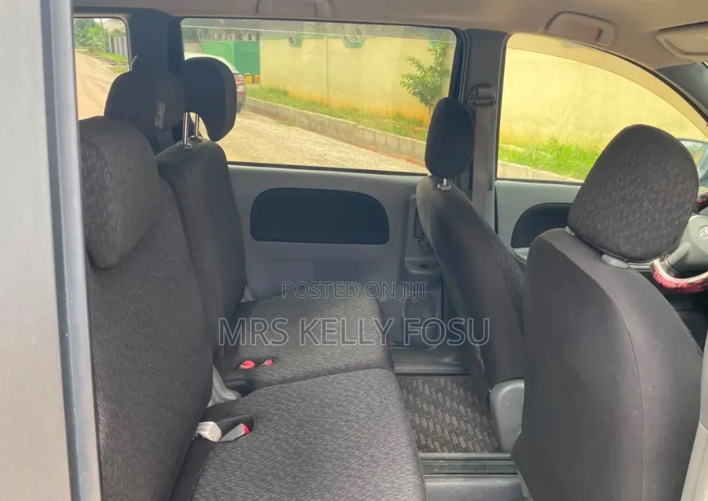 Toyota Sienta 2013 Brown