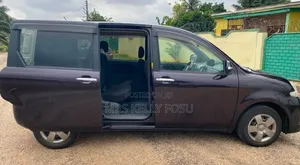 Toyota Sienta 2013 Brown