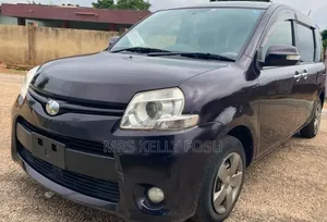 Toyota Sienta 2013 Brown