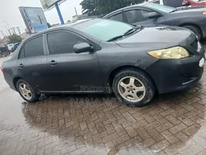 Toyota Corolla LE 4dr Sedan (1.8L 4cyl 4A) 2010 Gray