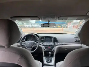 Hyundai Elantra Sport Sedan FWD (1.6L 4cyl 6M) 2017 Red
