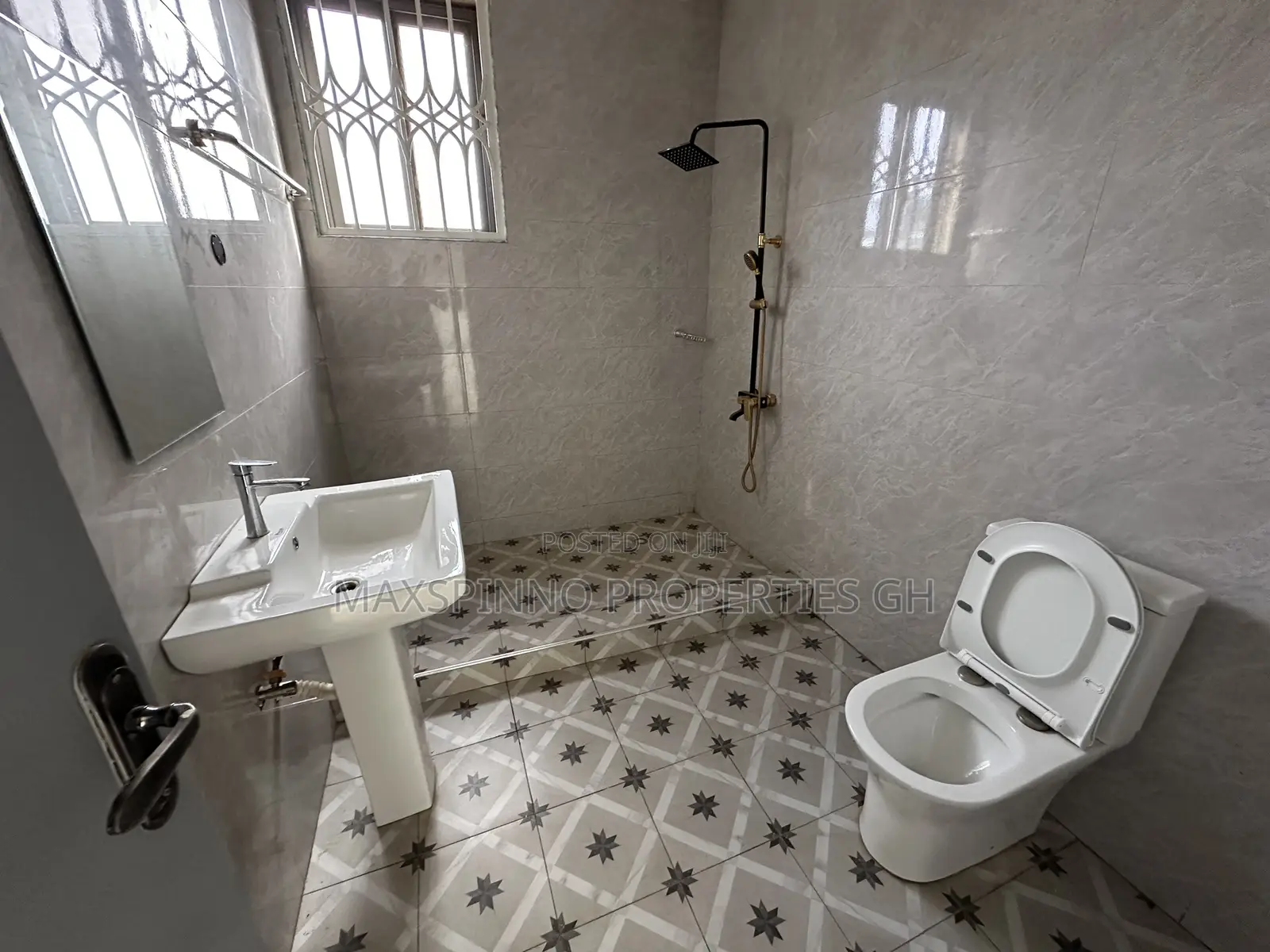 3bdrm Apartment in Maxspinno Properties, American House for rent