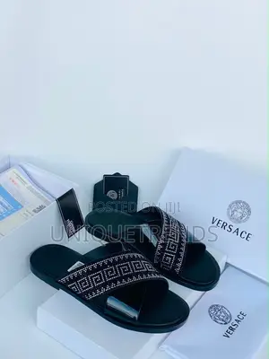 Executive VERSACE Cross-StrapPatent Leather Sandals (Black)