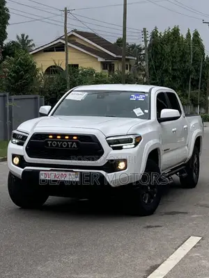 Toyota Tacoma SR5 Double Cab 6' Bed AT 2024 White