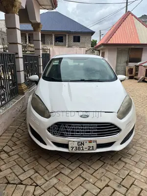 Ford Fiesta SE 4dr Sedan (1.6L 4cyl 5M) 2015 White