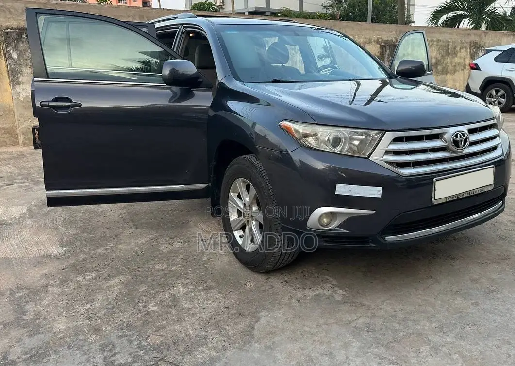 Toyota Highlander 3.5L 4WD 2013 Gray