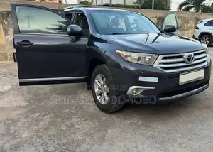 Toyota Highlander 3.5L 4WD 2013 Gray