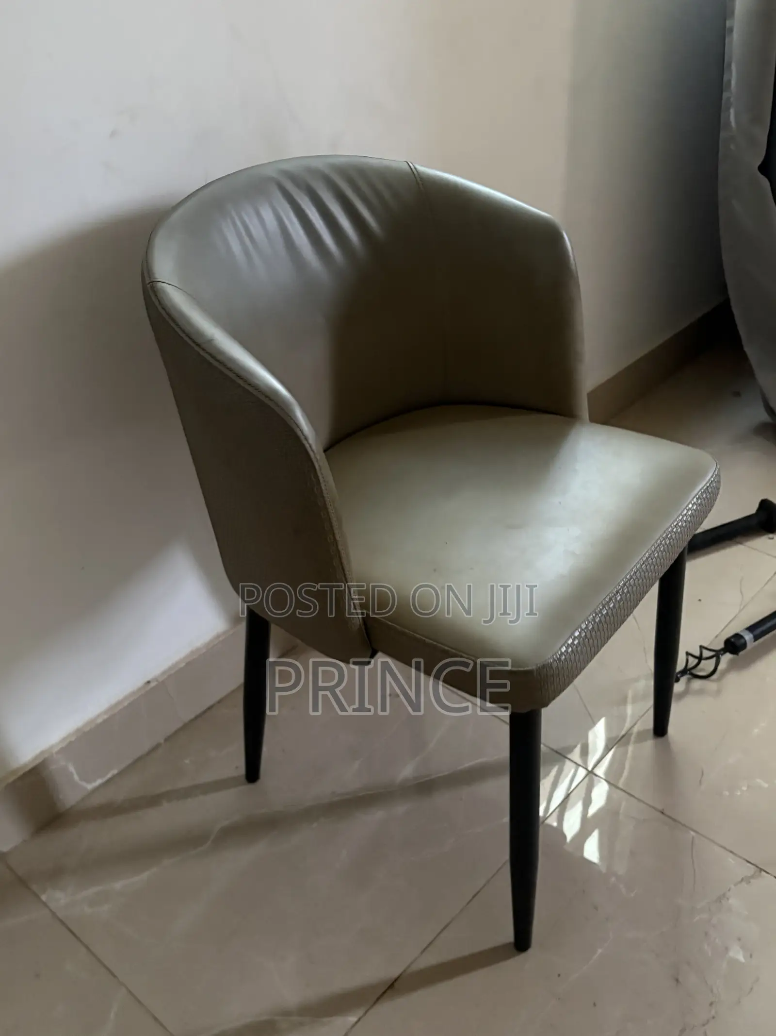 Table With 3 Chairs