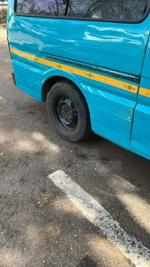 Mazda E2000 2001 Green