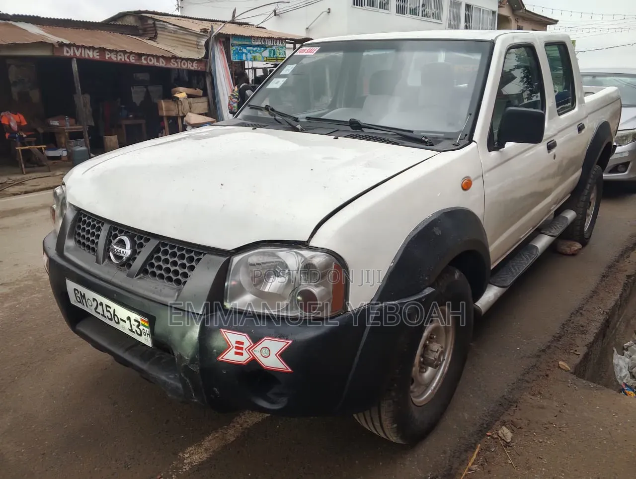 Nissan Hardbody 2012 White
