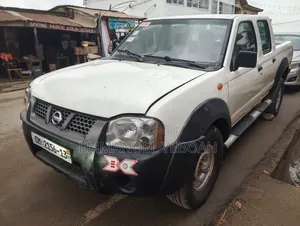 Nissan Hardbody 2012 White