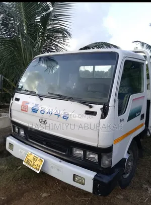 Hyundai Mighty 1