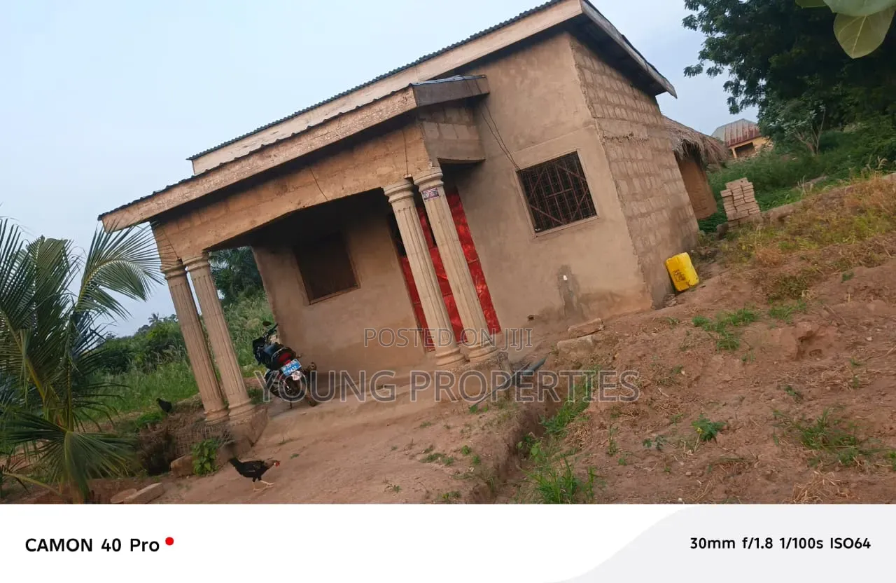 1bdrm House in Nurses Quarters Road, Adam Nana for sale