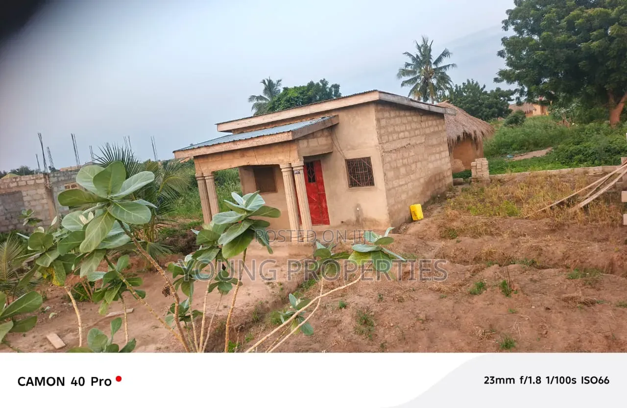 1bdrm House in Nurses Quarters Road, Adam Nana for sale