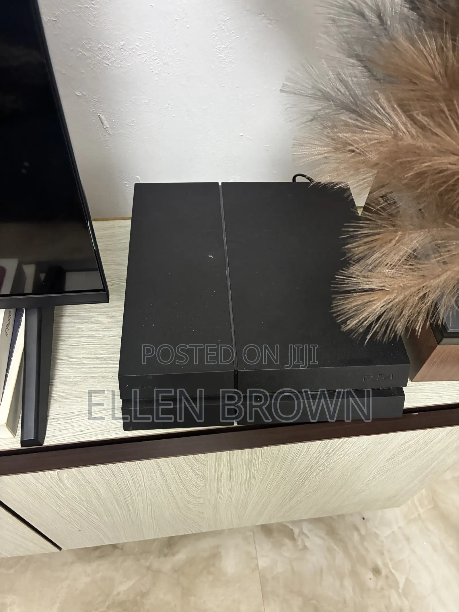PS4 Standard With Games and 2 Controllers