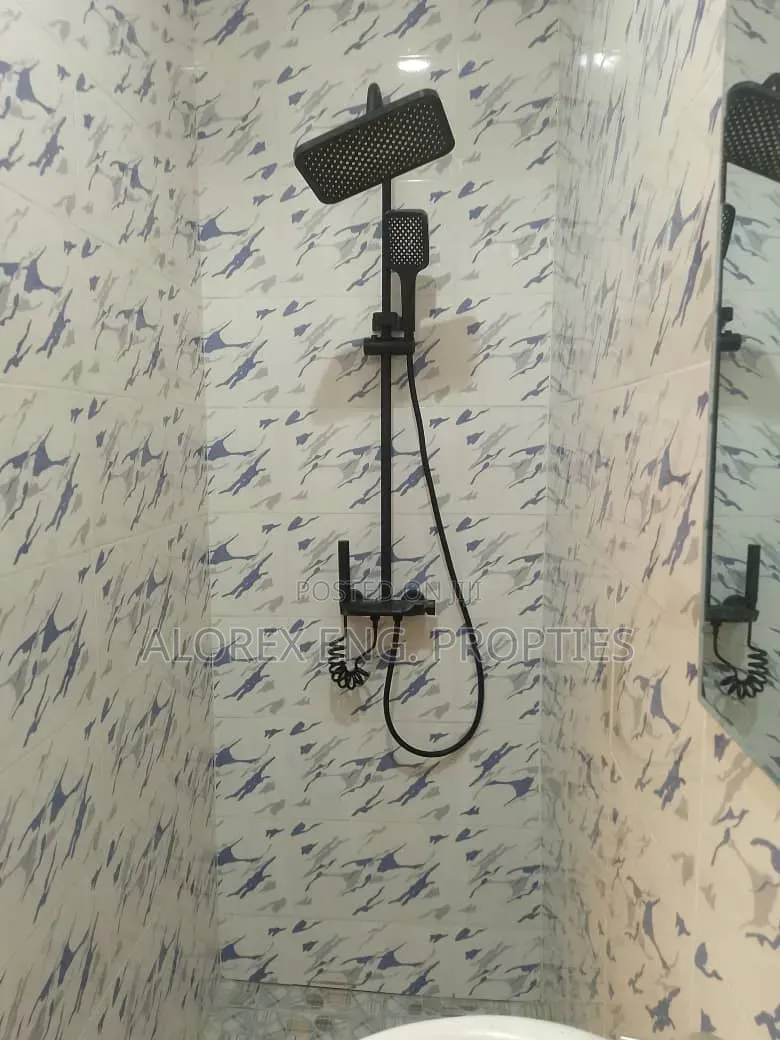 1bdrm Apartment in Adenta, Commandos for rent