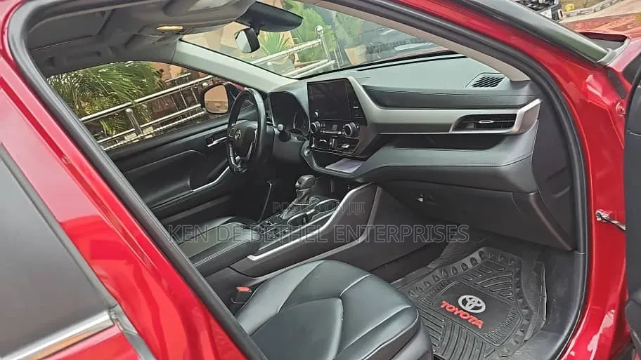 Toyota Highlander 2023 Red