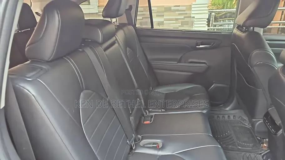 Toyota Highlander 2023 Red