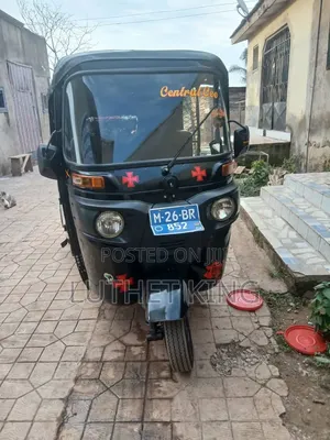 New Bajaj RE 2025 Black