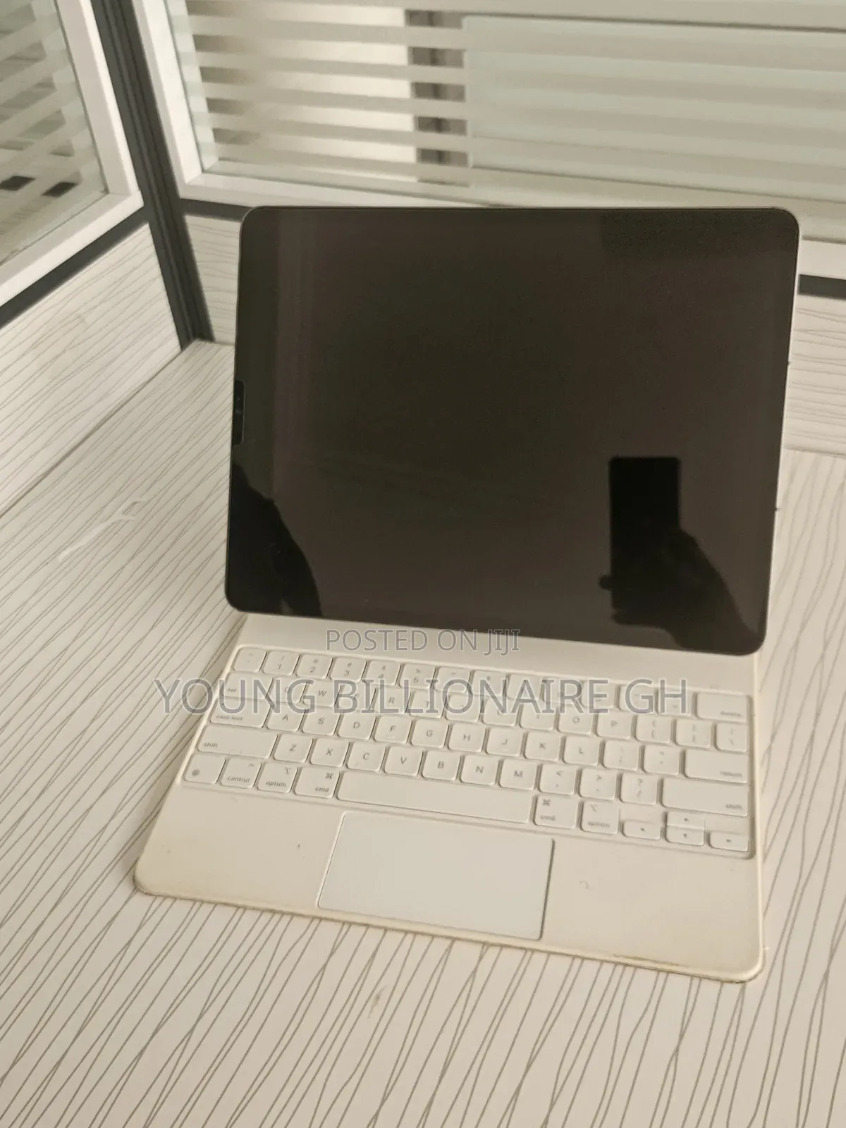 Apple iPad Pro 12.9 (2022) 128 GB Gray