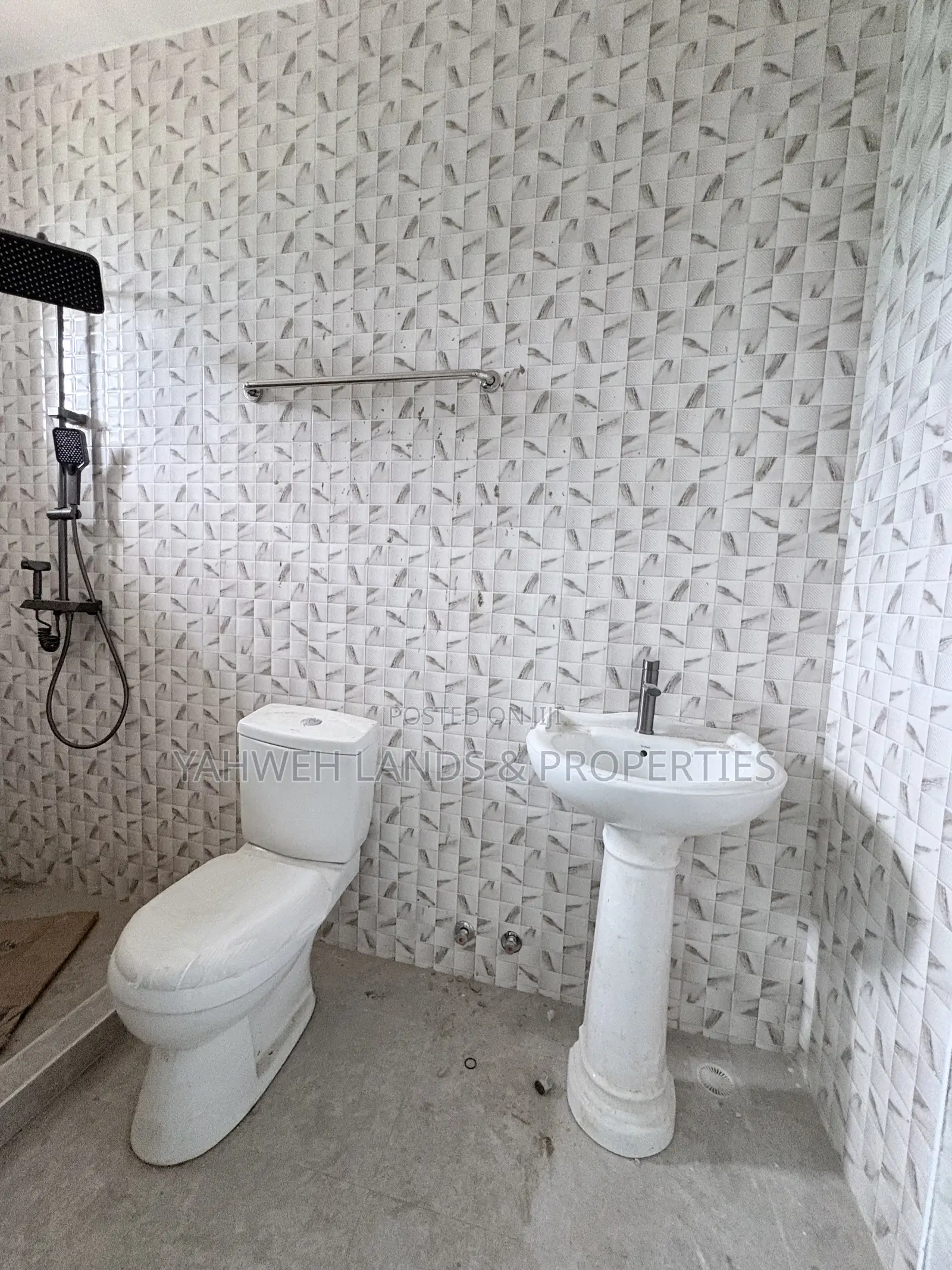 3bdrm Apartment in Addogonor, Spintex for rent