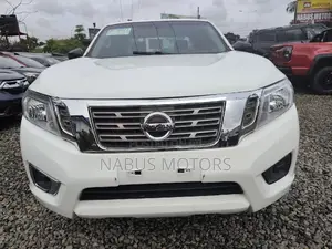Nissan Navara 2017 White