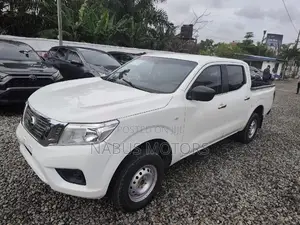 Nissan Navara 2017 White